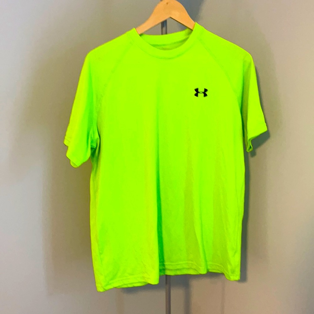 Under Armour Green heat gear coupe Medium t shirt